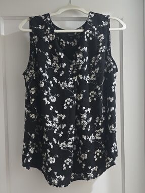 Talbots Black Floral Sleeveless V-Neck Camisole